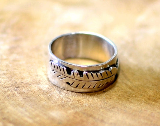 Sterling silver feather ring