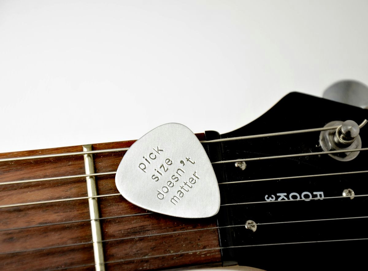 Pick Size Doesn't Matter playable aluminum guitar pick