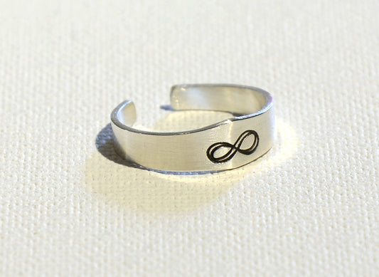 Sterling Silver Tapered Infinity Toe Ring