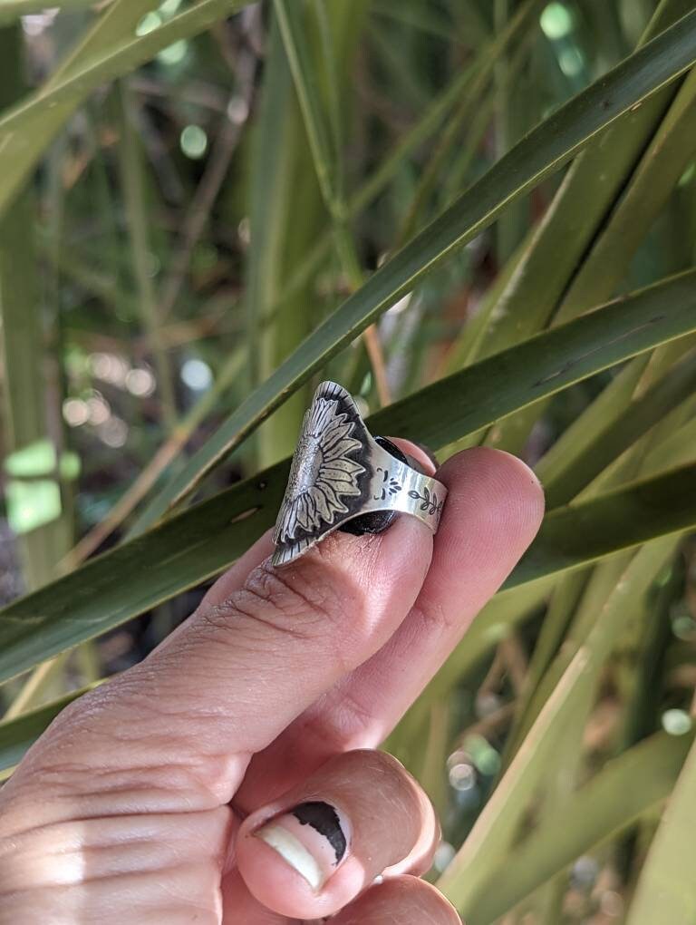 Sterling silver sunflower design saddle ring